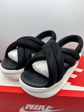 Nike Air Max Isla Sandals size 9